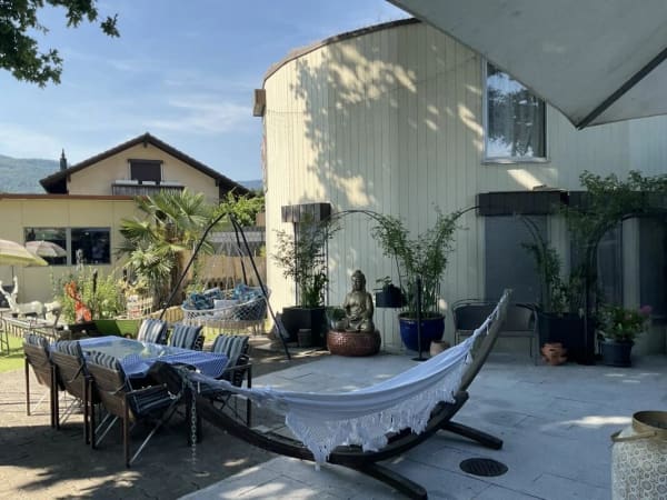 Immobilie in Gunzgen - Architektonische Meisterwerke: Zwei exklusive Rundhäuser in Top-Lage mit je 150m2 auf einem 902m2 Grundstück, ideal für eine grosse Familie oder Investoren. - Bild 3
