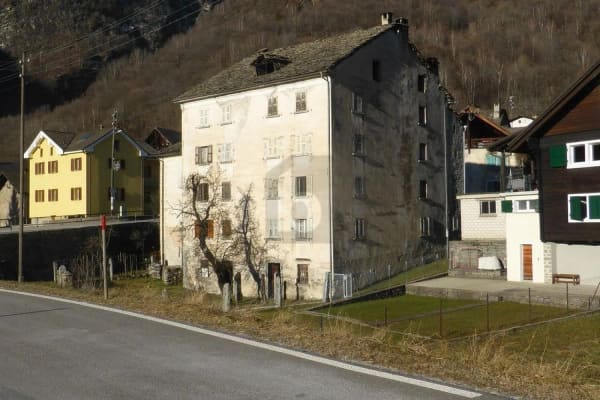 Immobilie in Chironico - CON MOLTO POTENZIALE E AMPIO GIARDINO - Bild 1