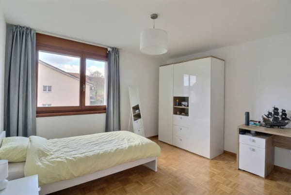 Immobilie in Le Mouret - Charmant appartement lumineux de 5.5 pièces avec balcon - Bild 7