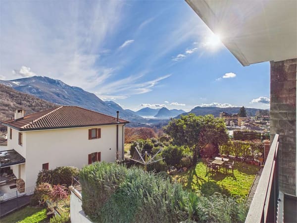 Immobilie in Lopagno - CASA CONTIGUA SU 3 PIANI CON GIARDINO E SPAZIO IDEALE PER STUDIO O ATT - Bild 3