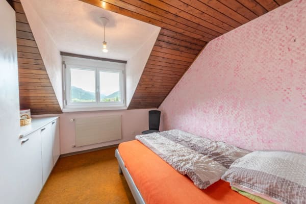 Immobilie in Laupersdorf - Ihr Rückzugsort mit Weitblick: Freistehendes 8.5-Zimmer-Einfamilienhaus mit Gartenidylle - Bild 10