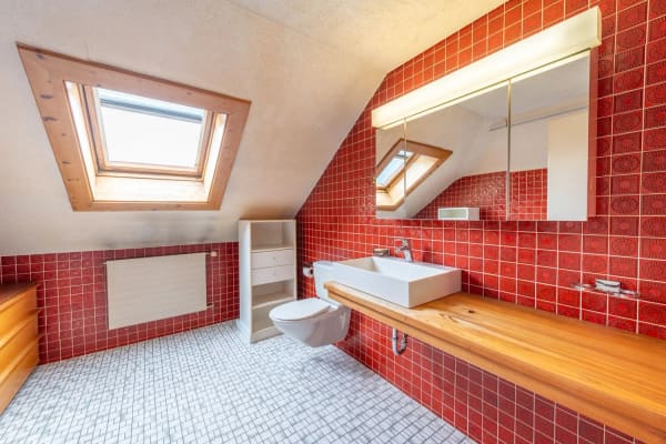 Immobilie in Laupersdorf - Ihr Rückzugsort mit Weitblick: Freistehendes 8.5-Zimmer-Einfamilienhaus mit Gartenidylle - Bild 12