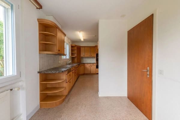 Immobilie in Laupersdorf - Ihr Rückzugsort mit Weitblick: Freistehendes 8.5-Zimmer-Einfamilienhaus mit Gartenidylle - Bild 6