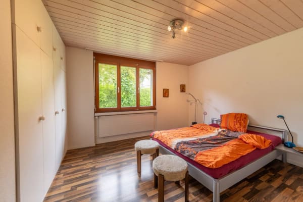 Immobilie in Laupersdorf - Ihr Rückzugsort mit Weitblick: Freistehendes 8.5-Zimmer-Einfamilienhaus mit Gartenidylle - Bild 7