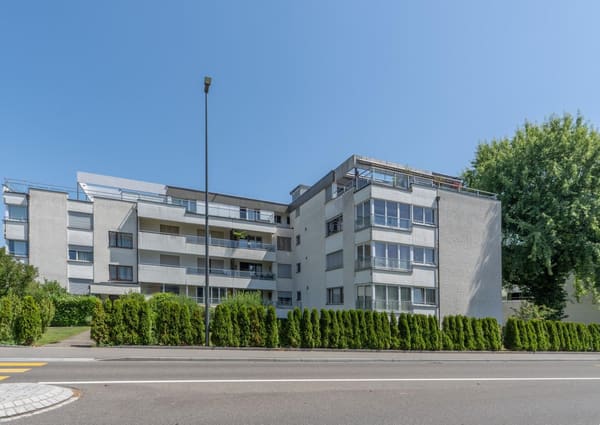 Immobilie in Horn - 4.5-Zi. Wohnung mit verglastem Balkon in attraktiver Lage in Horn - Bild 2