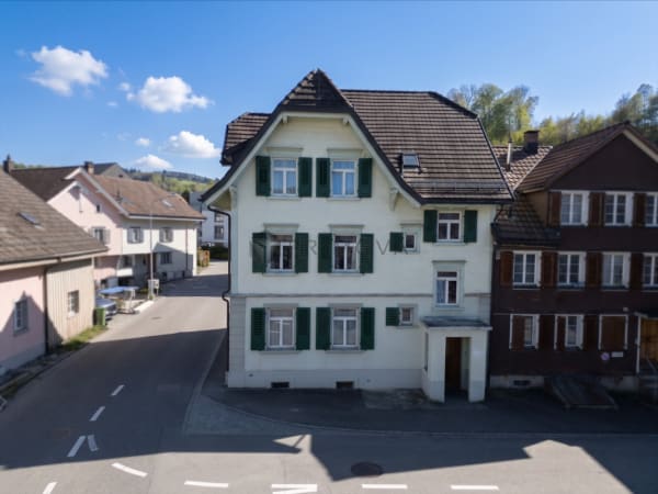Immobilie in Flawil - Charmantes Eckhaus mit zwei Wohneinheiten - vielseitig nutzbar mit attraktiver Perspektive - Bild 10