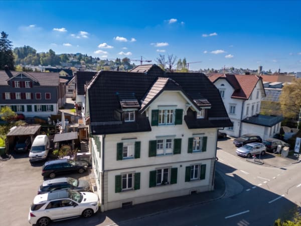 Immobilie in Flawil - Charmantes Eckhaus mit zwei Wohneinheiten - vielseitig nutzbar mit attraktiver Perspektive - Bild 11