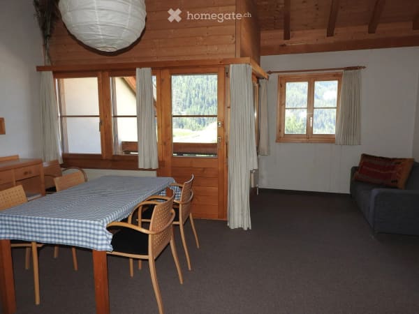 Immobilie in Ardez - 2.5-Zimmer-Dachwohnung mit Galerie in malerischem Engadiner Dorf – Ardez - Bild 1