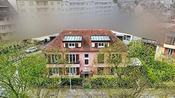 Immobilie in Yverdon-les-bains - IL OCCUPE TOUTE LA TOITURE DE L'IMMEUBLE ?VOTRE COCON SOUS LES TOITS FACE À LA THIELLE - Bild 2