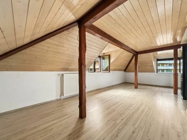 Immobilie in Yverdon-les-bains - IL OCCUPE TOUTE LA TOITURE DE L'IMMEUBLE ?VOTRE COCON SOUS LES TOITS FACE À LA THIELLE - Bild 3