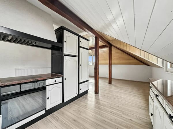 Immobilie in Yverdon-les-bains - IL OCCUPE TOUTE LA TOITURE DE L'IMMEUBLE ?VOTRE COCON SOUS LES TOITS FACE À LA THIELLE - Bild 6