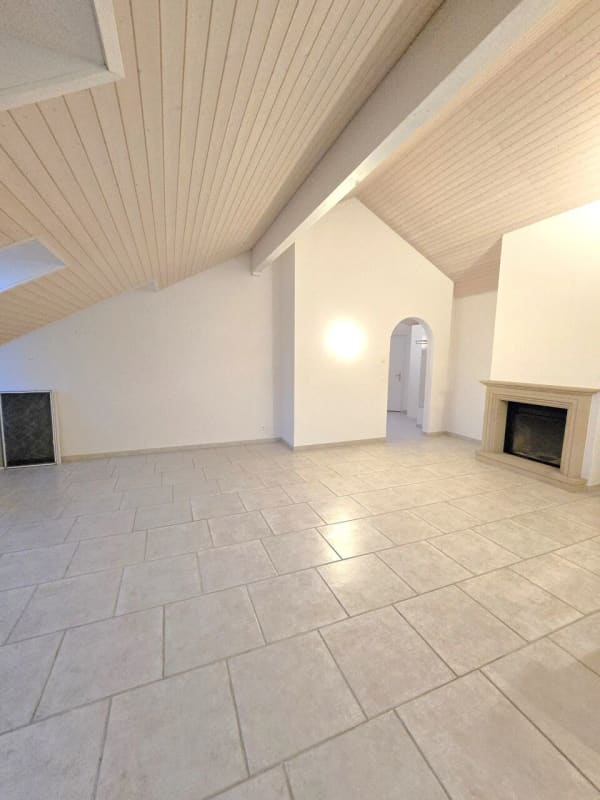Immobilie in Nürensdorf - Charmante Dachwohnung (3.5 Zimmer) mit lichtdurchfluteter Loggia - Bild 3