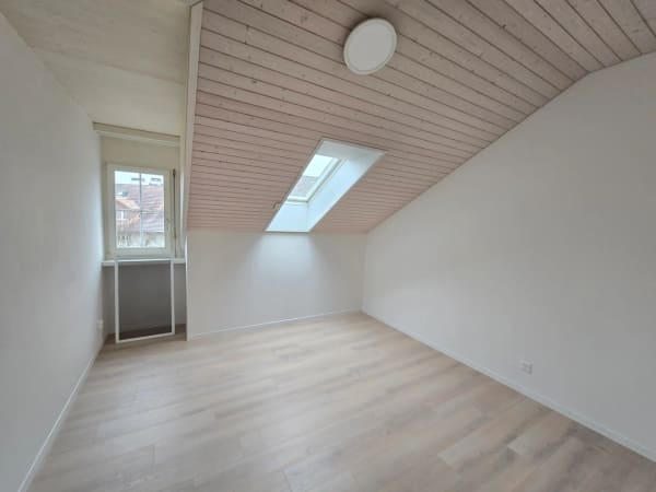 Immobilie in Nürensdorf - Charmante Dachwohnung (3.5 Zimmer) mit lichtdurchfluteter Loggia - Bild 6