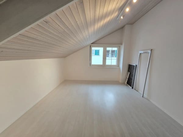 Immobilie in Nürensdorf - Charmante Dachwohnung (3.5 Zimmer) mit lichtdurchfluteter Loggia - Bild 7
