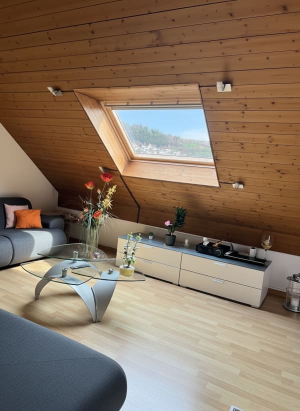 Immobilie in Buchrain - 4.5-Zimmer-Wohnung im Dachgeschoss - grosses Potenzial inklusiver PP - Bild 1