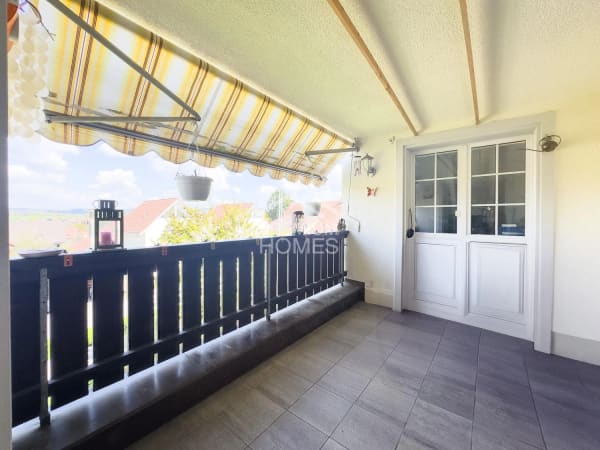 Immobilie in Oberglatt Zh - MAISONETTE DER BESONDEREN ART - Bild 1