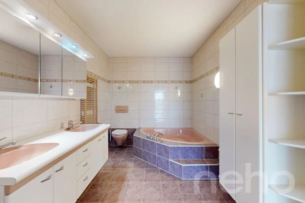 Immobilie in Düdingen - Grosszügige 7.5-Zimmer Terrassenwohnung in Düdingen - Bild 11