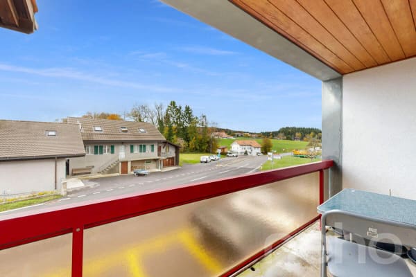Immobilie in Savigny - Lumineux 4.5 pièces avec jardin et vue dégagée - Bild 2