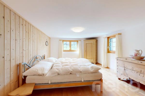 Immobilie in Uors - Grosszügige 7.5 Zimmer Wohnung mit Bündner Charme in Uors - Bild 6