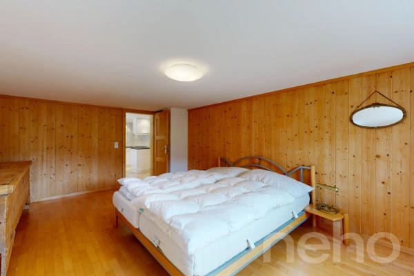 Immobilie in Uors - Grosszügige 7.5 Zimmer Wohnung mit Bündner Charme in Uors - Bild 7