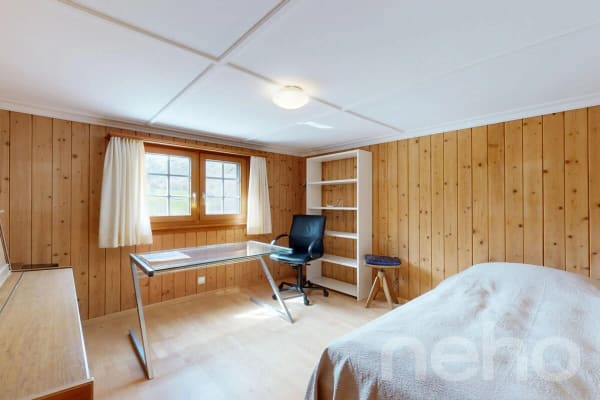 Immobilie in Uors - Grosszügige 7.5 Zimmer Wohnung mit Bündner Charme in Uors - Bild 8