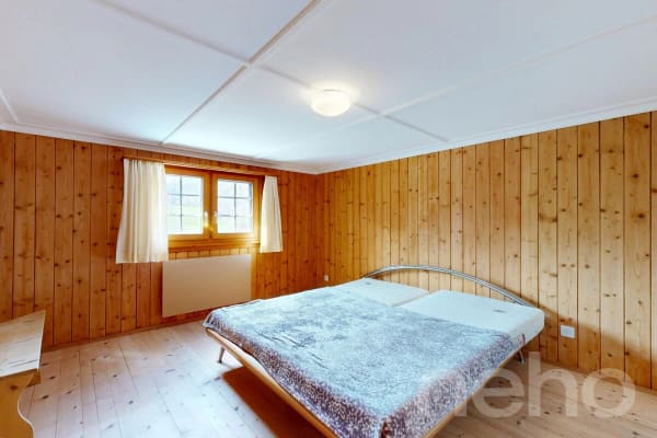 Immobilie in Uors - Grosszügige 7.5 Zimmer Wohnung mit Bündner Charme in Uors - Bild 9