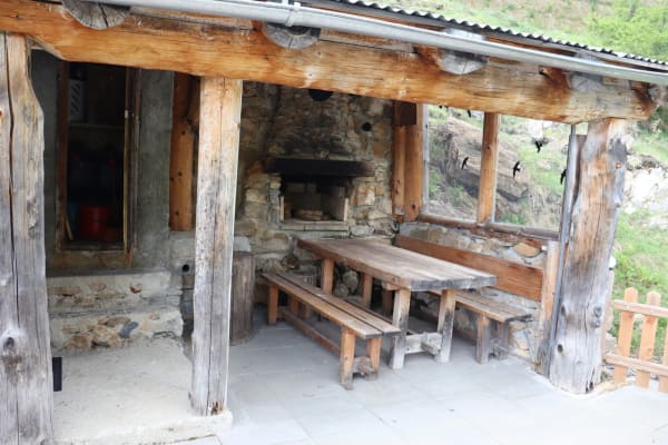 Immobilie in Erschmatt - Alpine Idylle pur - naturverbundener Rückzugsort auf der Bachalp (VS) - Bild 1