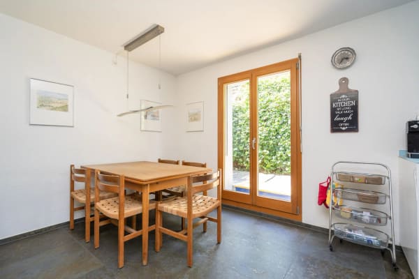 Immobilie in Worb - 5.5-Zimmer-Reihenhaus mit AussensitzplÃ¤tzen, zwei Balkonen und einem Einstellhallenplatz - Bild 2