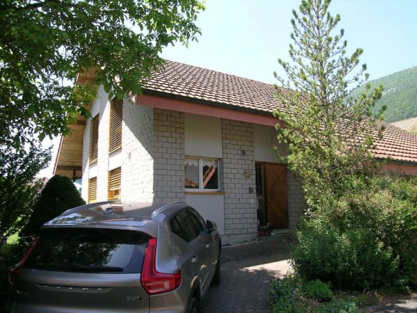 Immobilie in Lommiswil - GemÃ¼tliches Einfamilienhaus in Lommiswil â€“ 6.5 Zimmer an ruhiger Lage - Bild 1