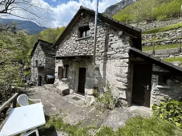 Immobilie in Corippo - Rustico in pietra a Corippo – Charme ticinese autentico, Reddito annuo tramite airbnb di 30.000 fr. - Bild 0