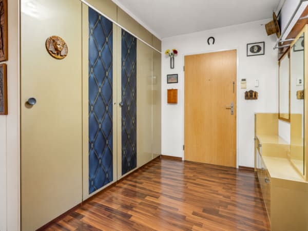 Immobilie in Schlieren - 3.5-Zimmer-Gartenwohnung an gut erschlossener Lage - Bild 1