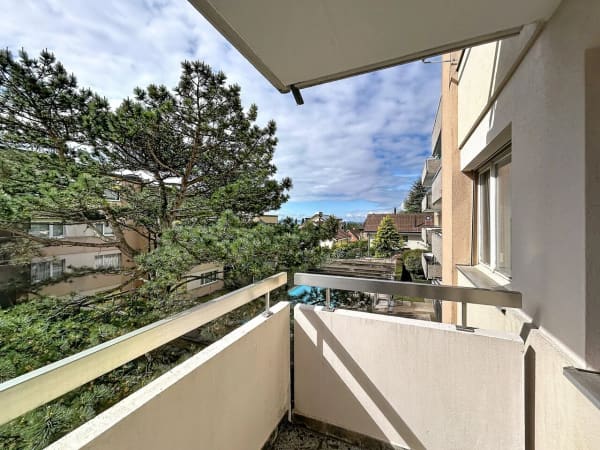 Immobilie in St-blaise - Appartement de 6 pièces entièrement à rénover - Bild 1