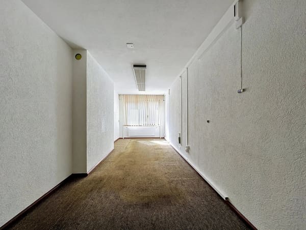 Immobilie in St-blaise - Appartement de 6 pièces entièrement à rénover - Bild 2