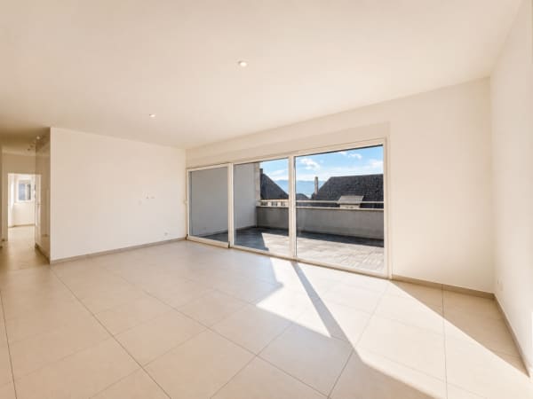 Immobilie in Les Ponts-de-martel - Spacieux et lumineux appartement de 5.5 pièces avec terrasse - Bild 1