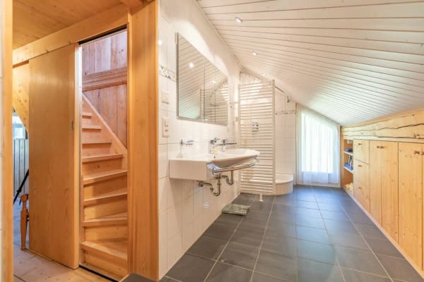 Immobilie in Braunwald - 6.5-Zi-Ferienhaus an idyllischer Panoramalage - Bild 12