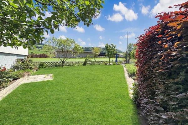 Immobilie in Worb - Zweifamilienhaus mit Pool und traumhaftem Garten an der Worble - Bild 2