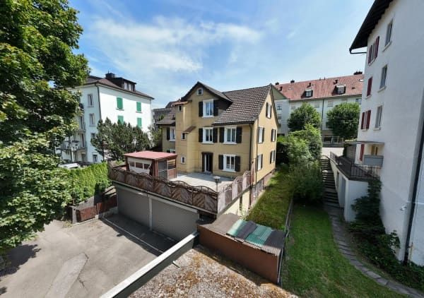 Immobilie in St. Gallen - Zweifamilienhaus mit 4 Garagenplätzen will entdeckt werden! Preis bankengeprüft! - Bild 0
