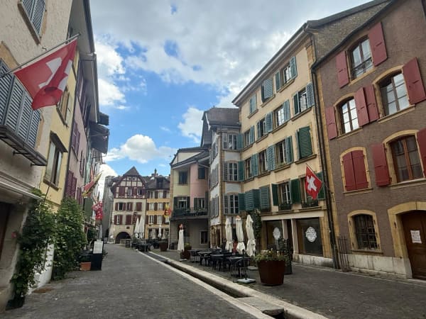 Immobilie in La Neuveville - Immeuble avec cachet dans vieille ville – 4 appartements, 17.5 pièces - Bild 2