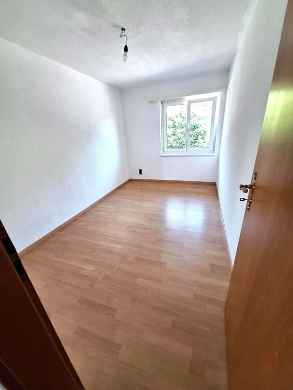 Immobilie in Attiswil - Sehr gepflegte 4.5-Zimmer-Wohnung im 1.Stock Ost mit Keller und Autogarage in Attiswil - Bild 4