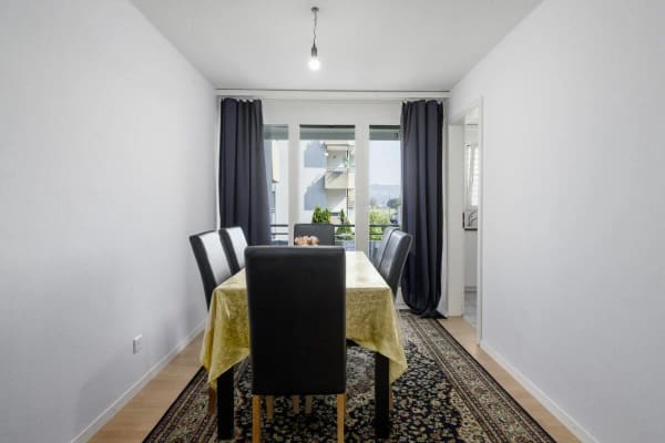 Immobilie in Buttikon Sz - Well-Maintained 3.5-Room Apartment with Two Balconies - Bild 0