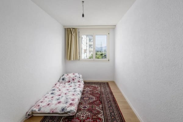 Immobilie in Buttikon Sz - Well-Maintained 3.5-Room Apartment with Two Balconies - Bild 7
