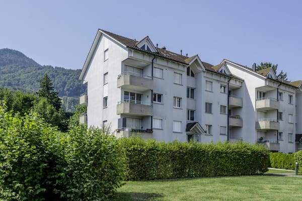 Immobilie in Buttikon Sz - Well-Maintained 3.5-Room Apartment with Two Balconies - Bild 8
