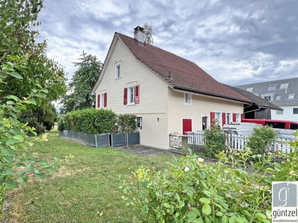 Immobilie in Hefenhofen - Einfamilienhaus mit zwei Schopfbauten und Baulandreserve - Bild 1