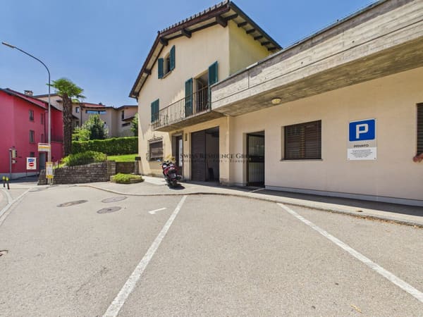 Immobilie in Cureglia - Casa unifamiliare di 7 locali con ufficio, ampio giardino e importante potenziale di ampliamento - Bild 0