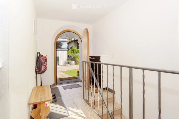 Immobilie in Flims Dorf - Charmantes 7.5-Zimmer-Einfamilienhaus in Flims Dorf mit herrlicher Aussicht - Bild 1