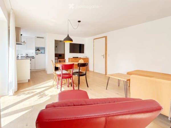 Immobilie in Flims Dorf - Charmantes 7.5-Zimmer-Einfamilienhaus in Flims Dorf mit herrlicher Aussicht - Bild 9
