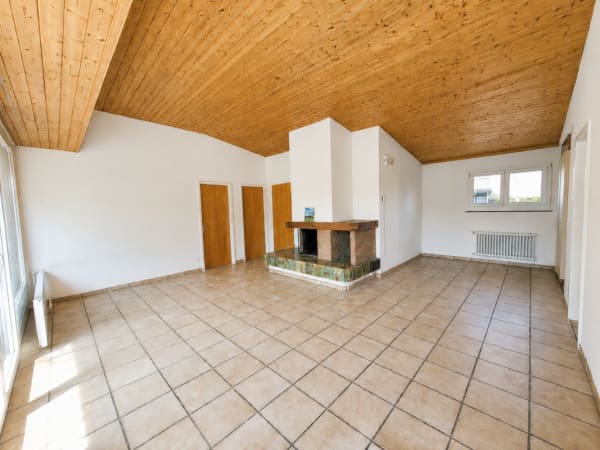 Immobilie in Kyburg-buchegg - Wohnen auf einem Boden - Freistehendes 5.5-Zimmer-Einfamilienhaus an idyllisch ruhiger Lage - Bild 1