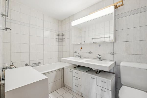 Immobilie in Rothenthurm - GrosszÃ¼gige Terrassenwohnung mit beeindruckender Aussicht - Bild 5