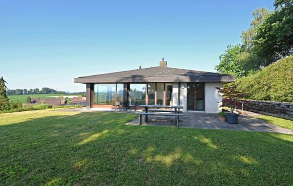 Immobilie in Herrenschwanden - Ein Zuhause mit Weitblick, Privatsphäre und Entwicklungspotenzial - Bild 0