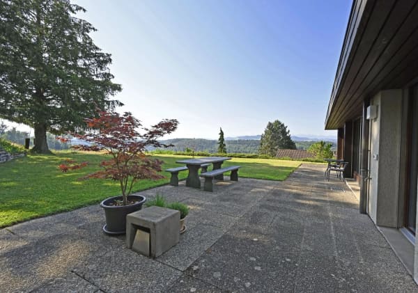 Immobilie in Herrenschwanden - Ein Zuhause mit Weitblick, Privatsphäre und Entwicklungspotenzial - Bild 2